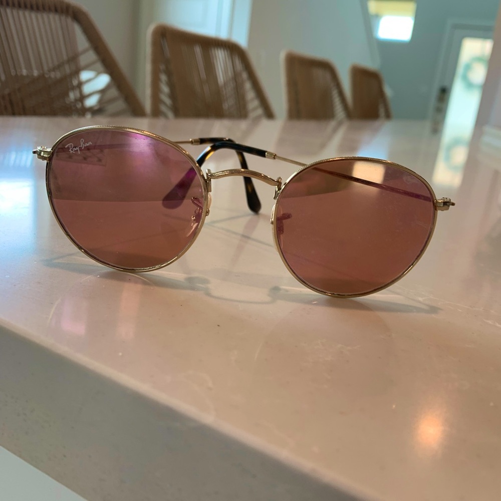 Pink circle raybans